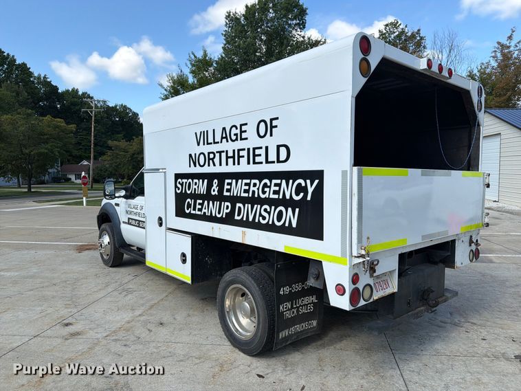 image for item FG3007 2006 Ford F550 chipper truck
