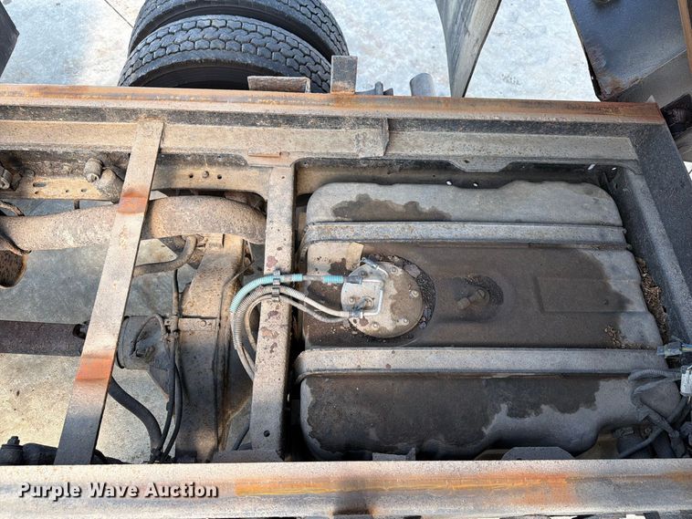 image for item FG3007 2006 Ford F550 chipper truck