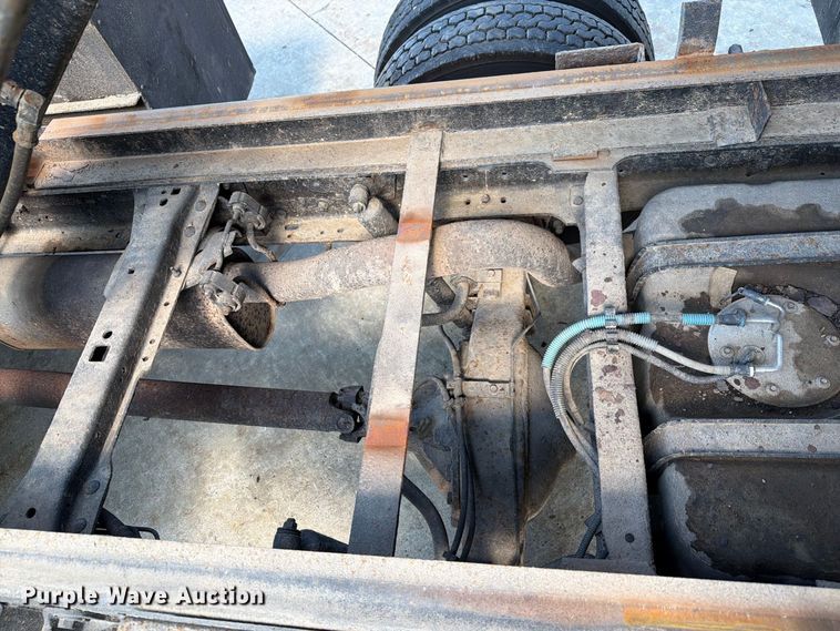 image for item FG3007 2006 Ford F550 chipper truck
