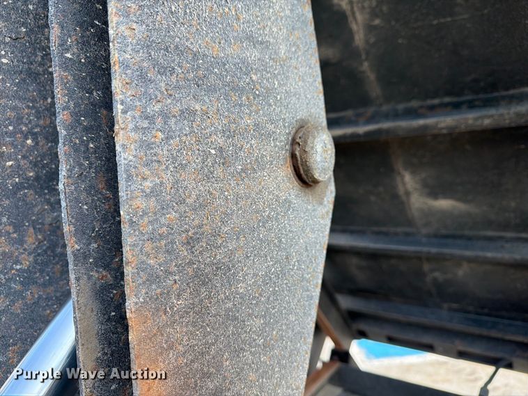 image for item FG3007 2006 Ford F550 chipper truck