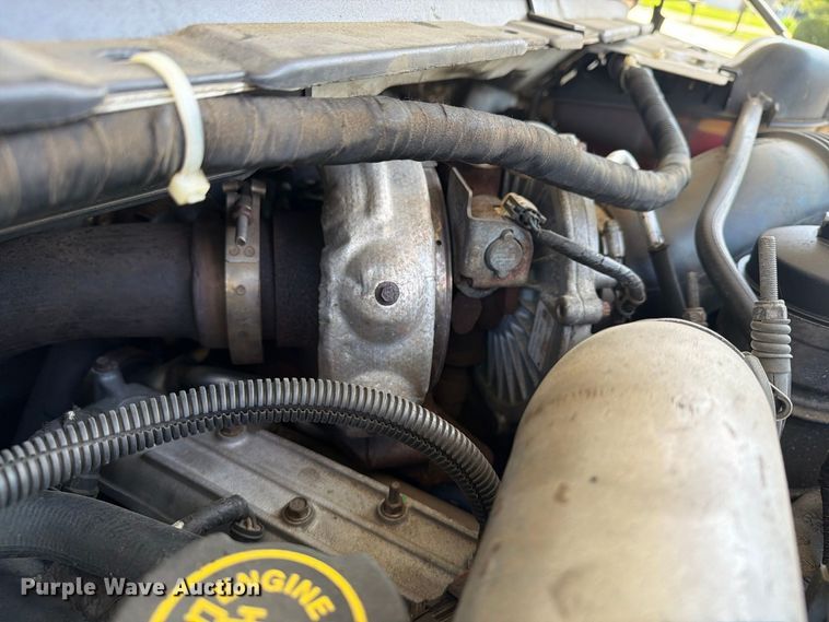 image for item FG3007 2006 Ford F550 chipper truck