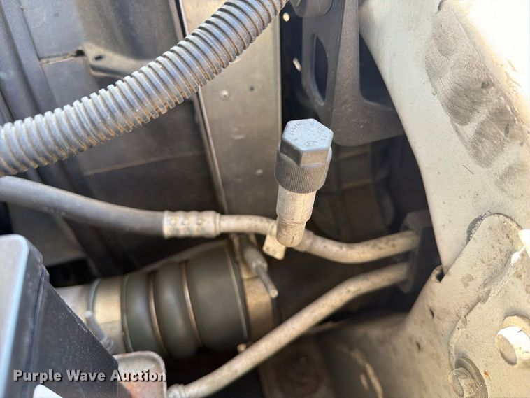 image for item FG3007 2006 Ford F550 chipper truck