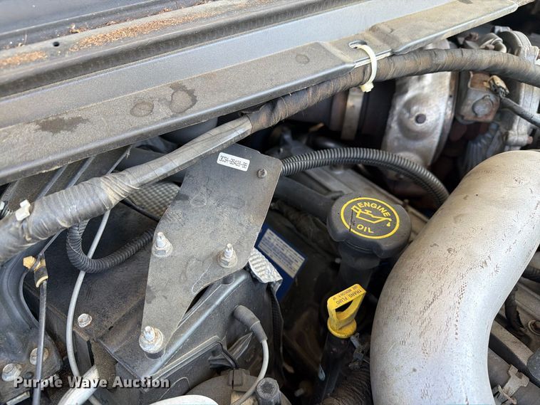 image for item FG3007 2006 Ford F550 chipper truck
