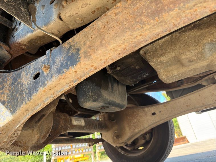 image for item FG3007 2006 Ford F550 chipper truck