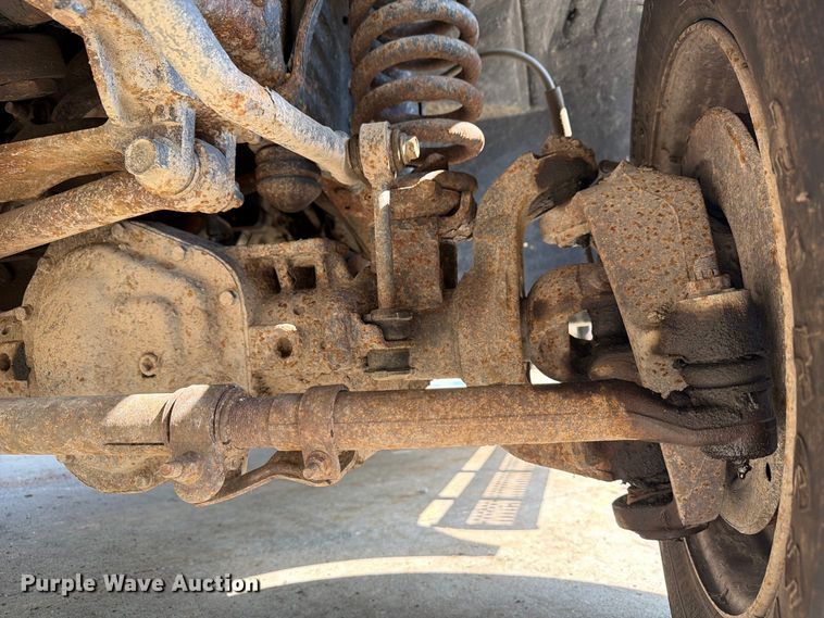 image for item FG3007 2006 Ford F550 chipper truck