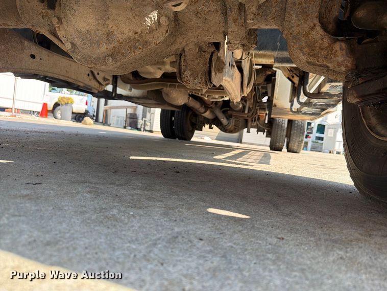 image for item FG3007 2006 Ford F550 chipper truck