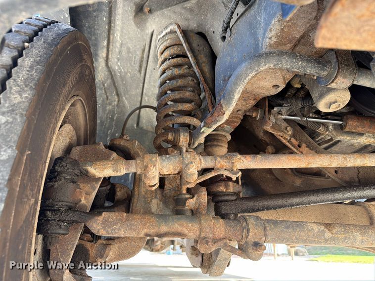image for item FG3007 2006 Ford F550 chipper truck
