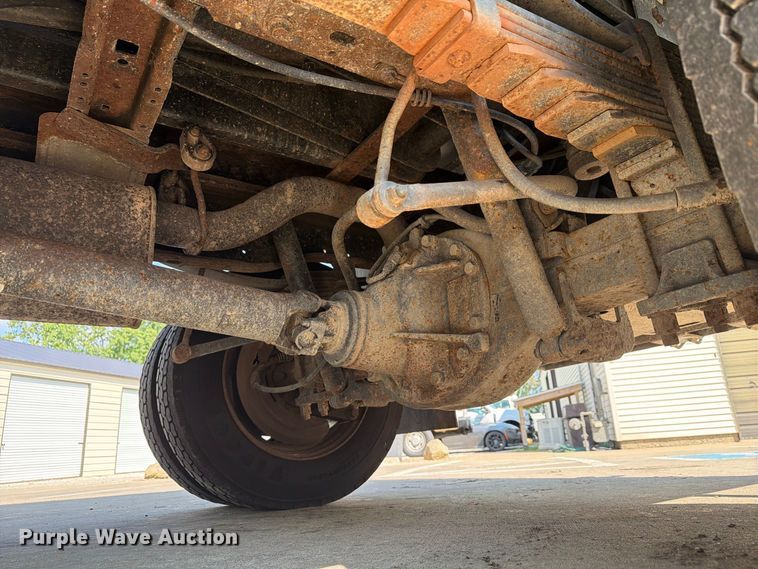 image for item FG3007 2006 Ford F550 chipper truck