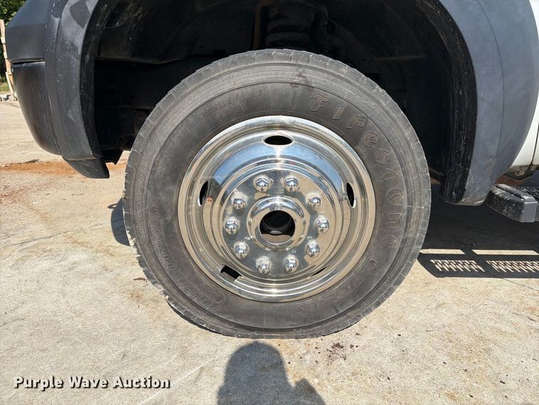 image for item FG3007 2006 Ford F550 chipper truck