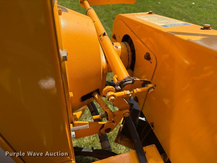 image for item FG3009 2011 Carlton 1712 wood chipper