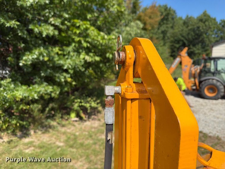 image for item FG3009 2011 Carlton 1712 wood chipper