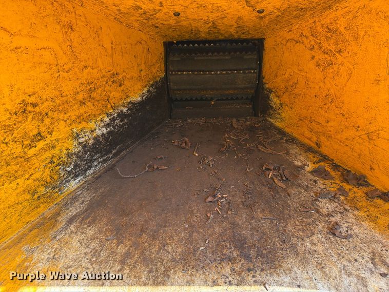 image for item FG3009 2011 Carlton 1712 wood chipper