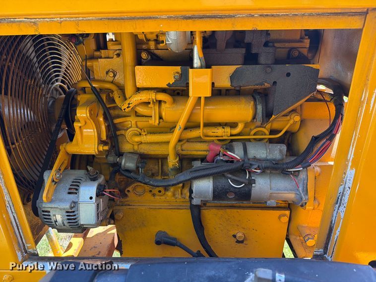image for item FG3009 2011 Carlton 1712 wood chipper