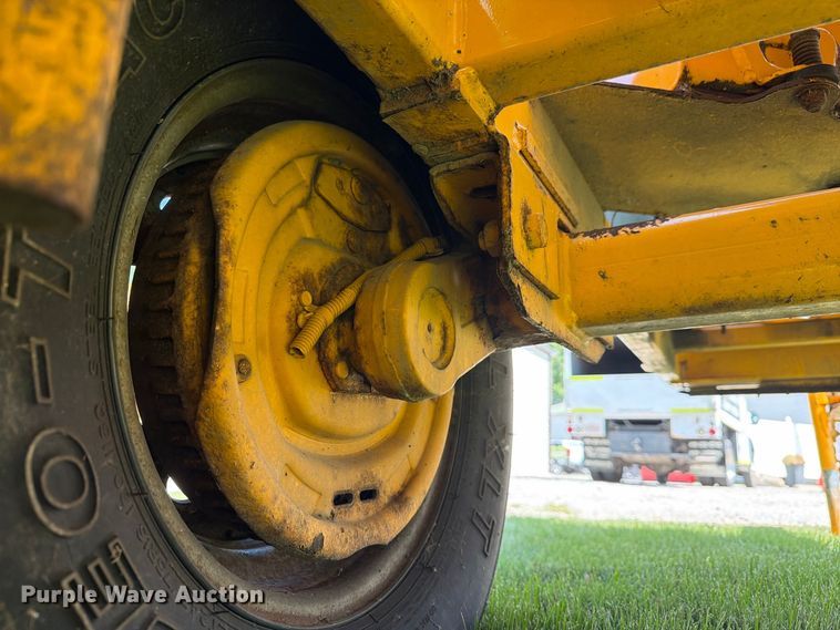 image for item FG3009 2011 Carlton 1712 wood chipper