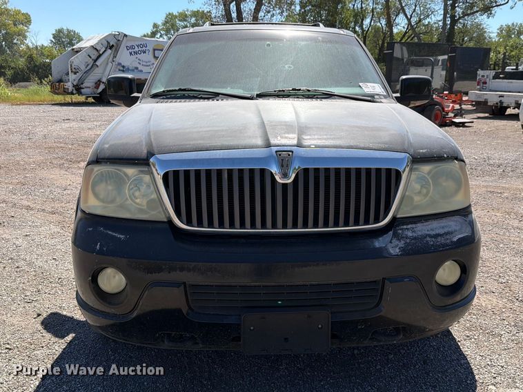image for item FH6264 2004 Lincoln Navigator SUV