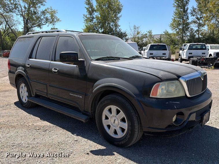 image for item FH6264 2004 Lincoln Navigator SUV