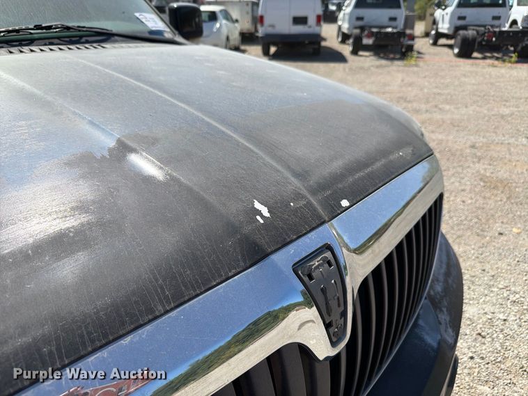 image for item FH6264 2004 Lincoln Navigator SUV
