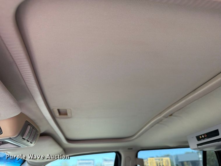 image for item FH6264 2004 Lincoln Navigator SUV