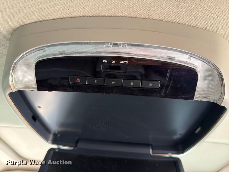 image for item FH6264 2004 Lincoln Navigator SUV
