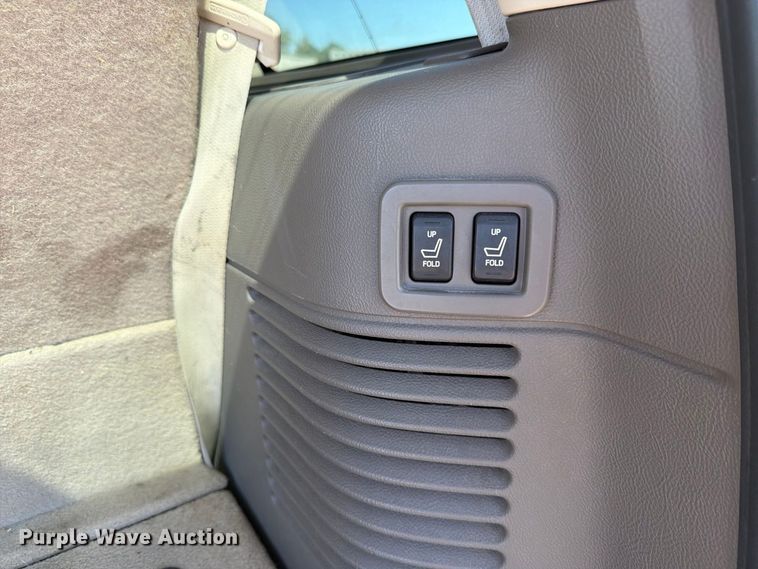 image for item FH6264 2004 Lincoln Navigator SUV