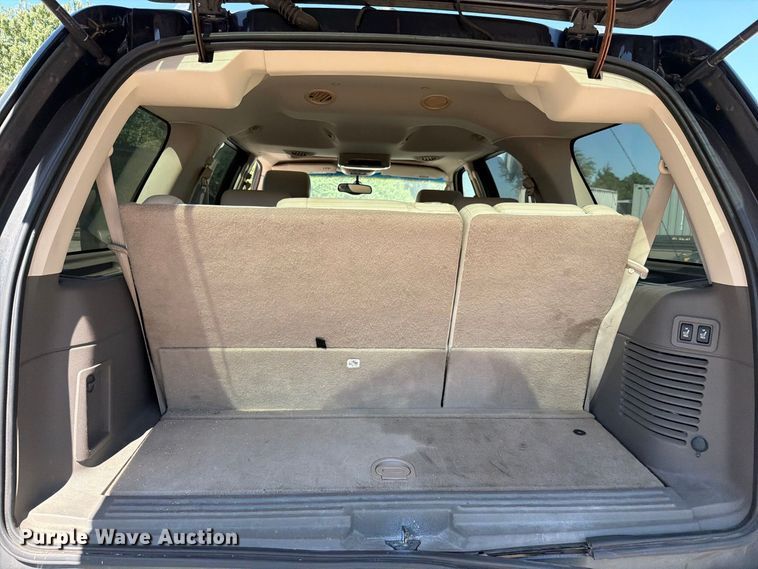 image for item FH6264 2004 Lincoln Navigator SUV