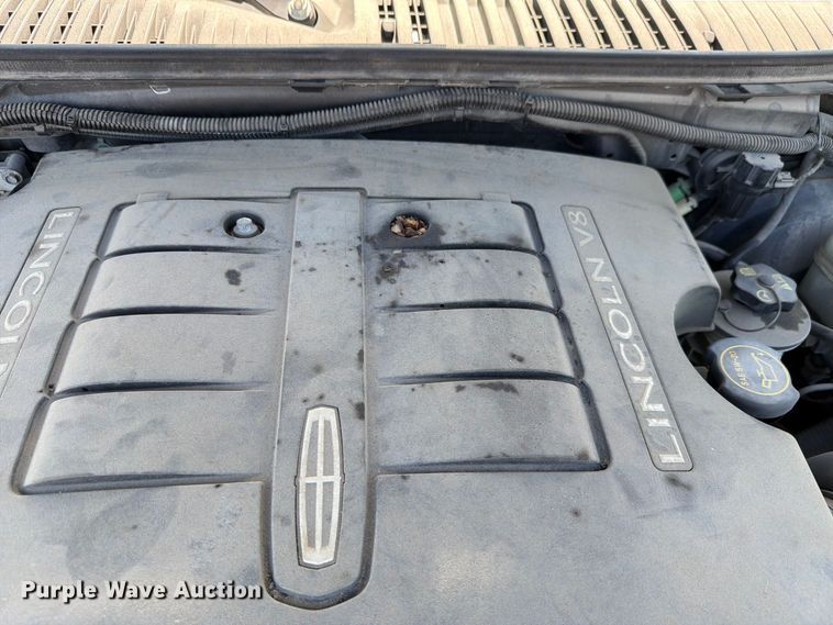 image for item FH6264 2004 Lincoln Navigator SUV