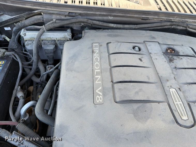 image for item FH6264 2004 Lincoln Navigator SUV
