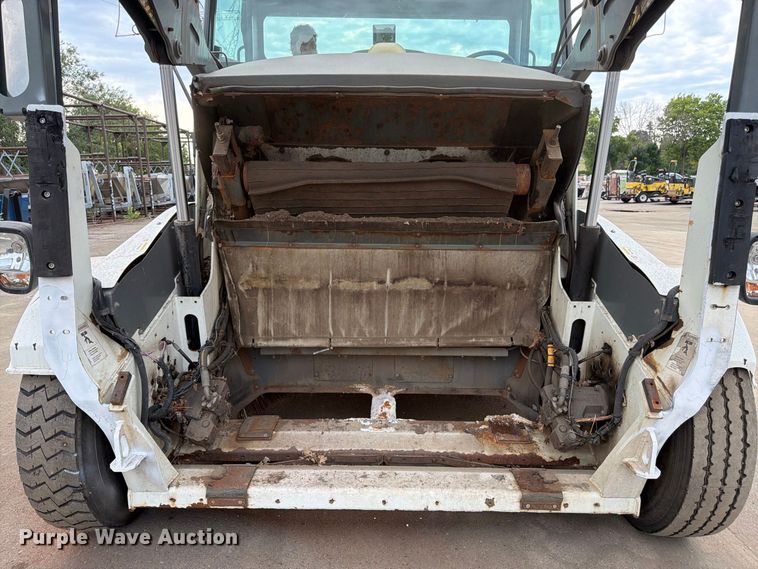image for item FK3386 2018 Elgin Pelican street sweeper