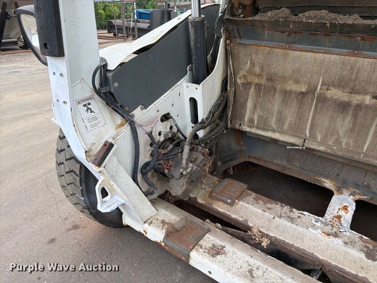 image for item FK3386 2018 Elgin Pelican street sweeper