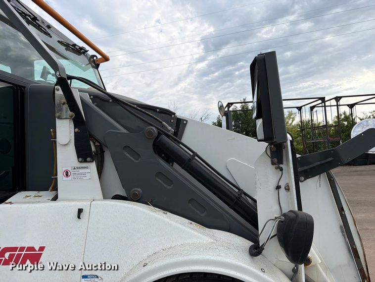 image for item FK3386 2018 Elgin Pelican street sweeper