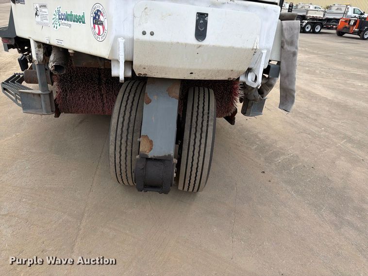 image for item FK3386 2018 Elgin Pelican street sweeper