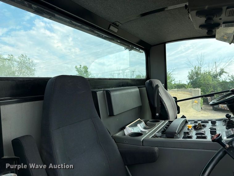 image for item FK3386 2018 Elgin Pelican street sweeper