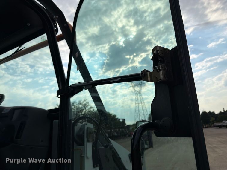 image for item FK3386 2018 Elgin Pelican street sweeper