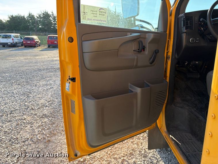 image for item FK3400 2012 Thomas Minotour school bus