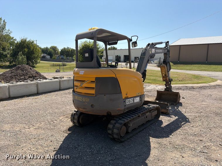 image for item FK3418 2011 Volvo EC35C mini excavator