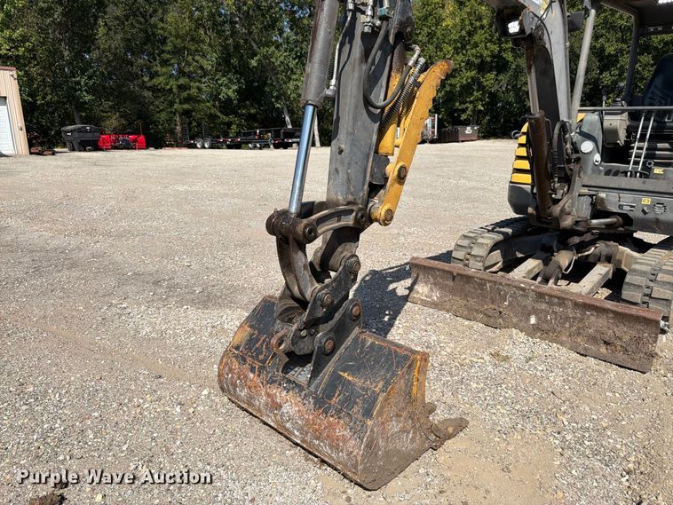 image for item FK3418 2011 Volvo EC35C mini excavator