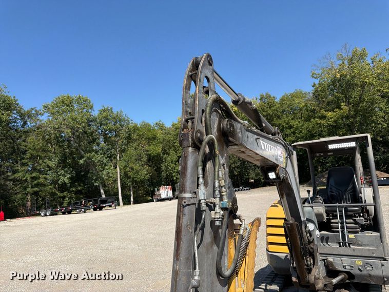 image for item FK3418 2011 Volvo EC35C mini excavator