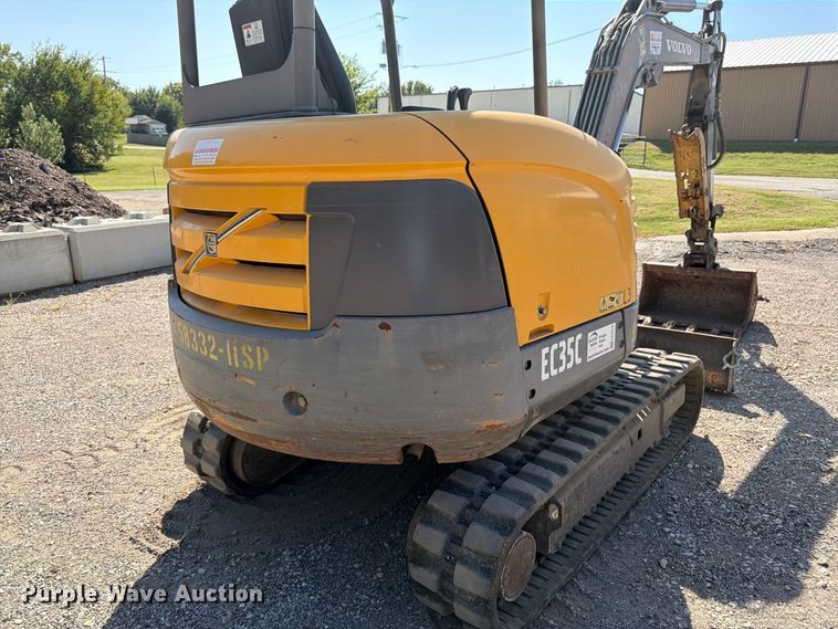 image for item FK3418 2011 Volvo EC35C mini excavator