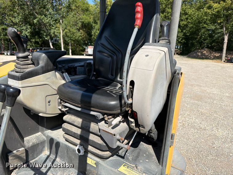 image for item FK3418 2011 Volvo EC35C mini excavator
