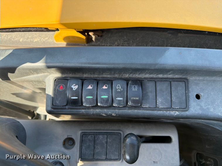 image for item FK3418 2011 Volvo EC35C mini excavator