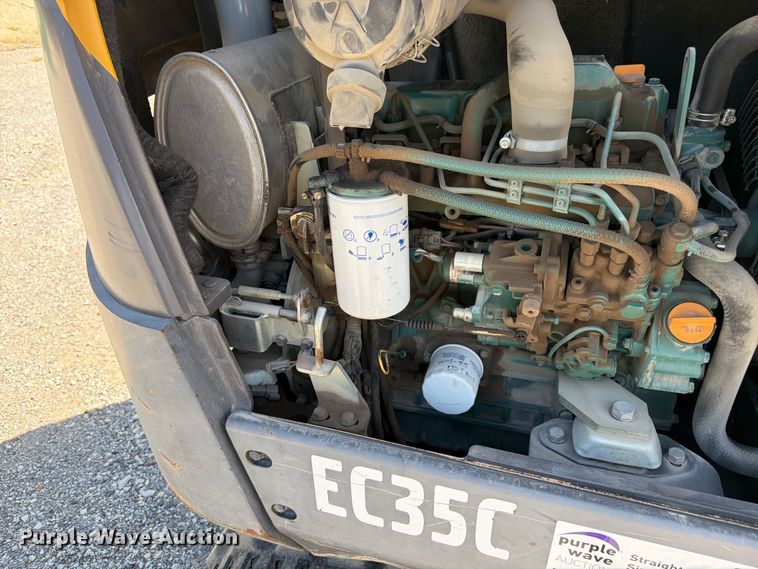 image for item FK3418 2011 Volvo EC35C mini excavator