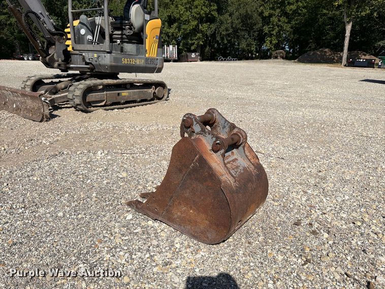 image for item FK3418 2011 Volvo EC35C mini excavator