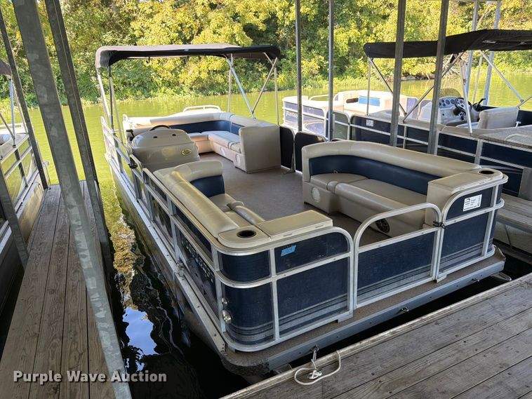 image for item FK3671 2020 Playcraft  P-2400 pontoon boat