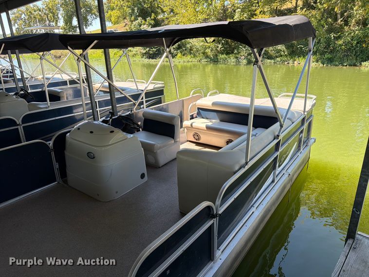 image for item FK3671 2020 Playcraft  P-2400 pontoon boat