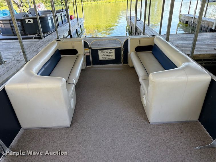 image for item FK3671 2020 Playcraft  P-2400 pontoon boat