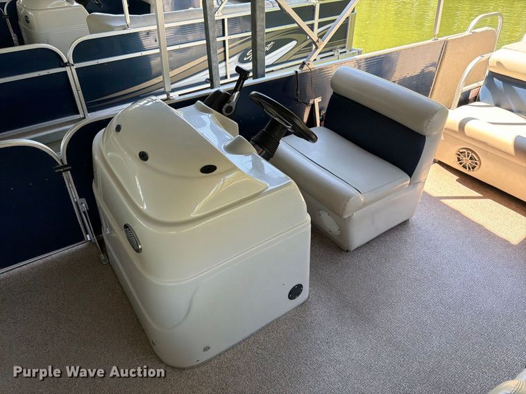 image for item FK3671 2020 Playcraft  P-2400 pontoon boat