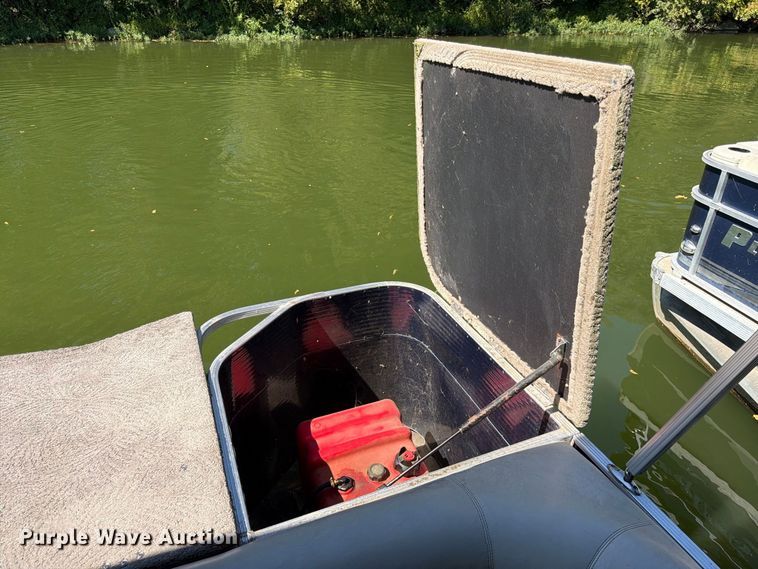 image for item FK3671 2020 Playcraft  P-2400 pontoon boat