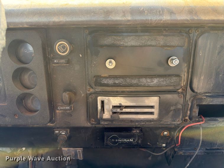 image for item FK4581 1983 International 1654 truck cab and chassis