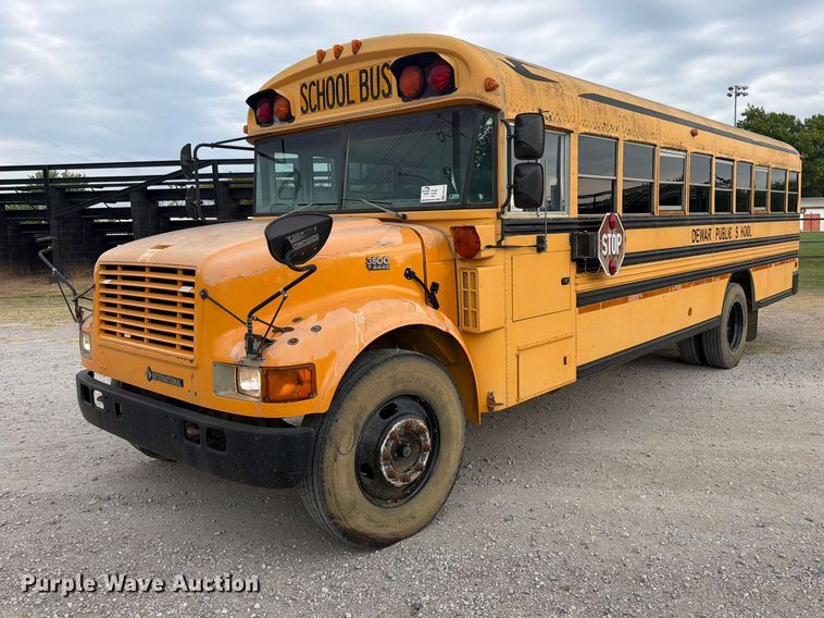2001 International 3800 school bus