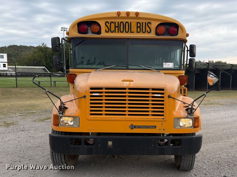 image for item FK5144 2001 International 3800 school bus